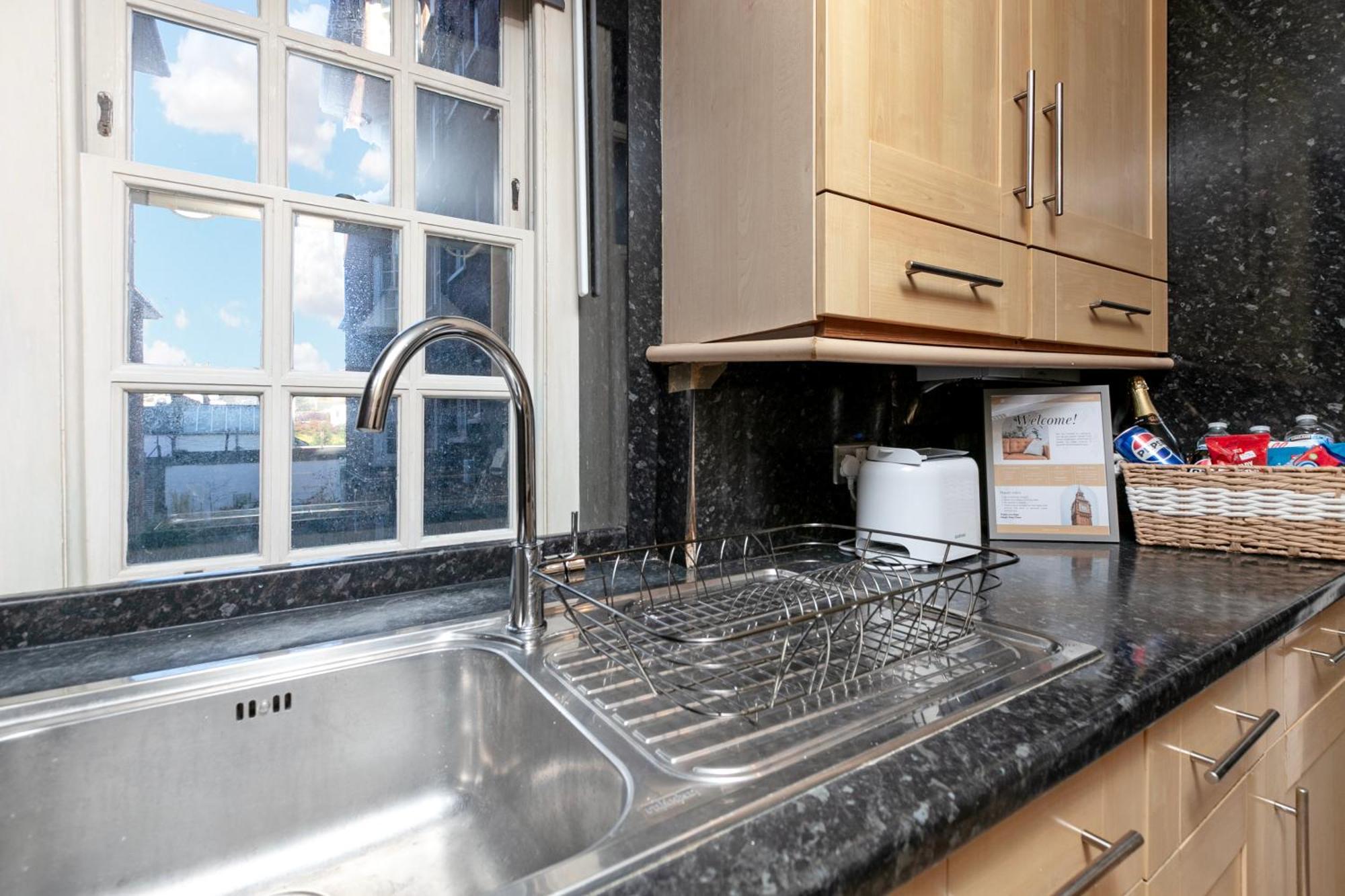 לונדון Beautiful 3 Bedroom Flat In Scott Ellis Gardens מראה חיצוני תמונה