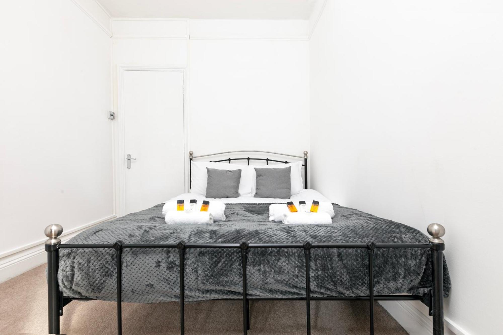 לונדון Beautiful 3 Bedroom Flat In Scott Ellis Gardens מראה חיצוני תמונה